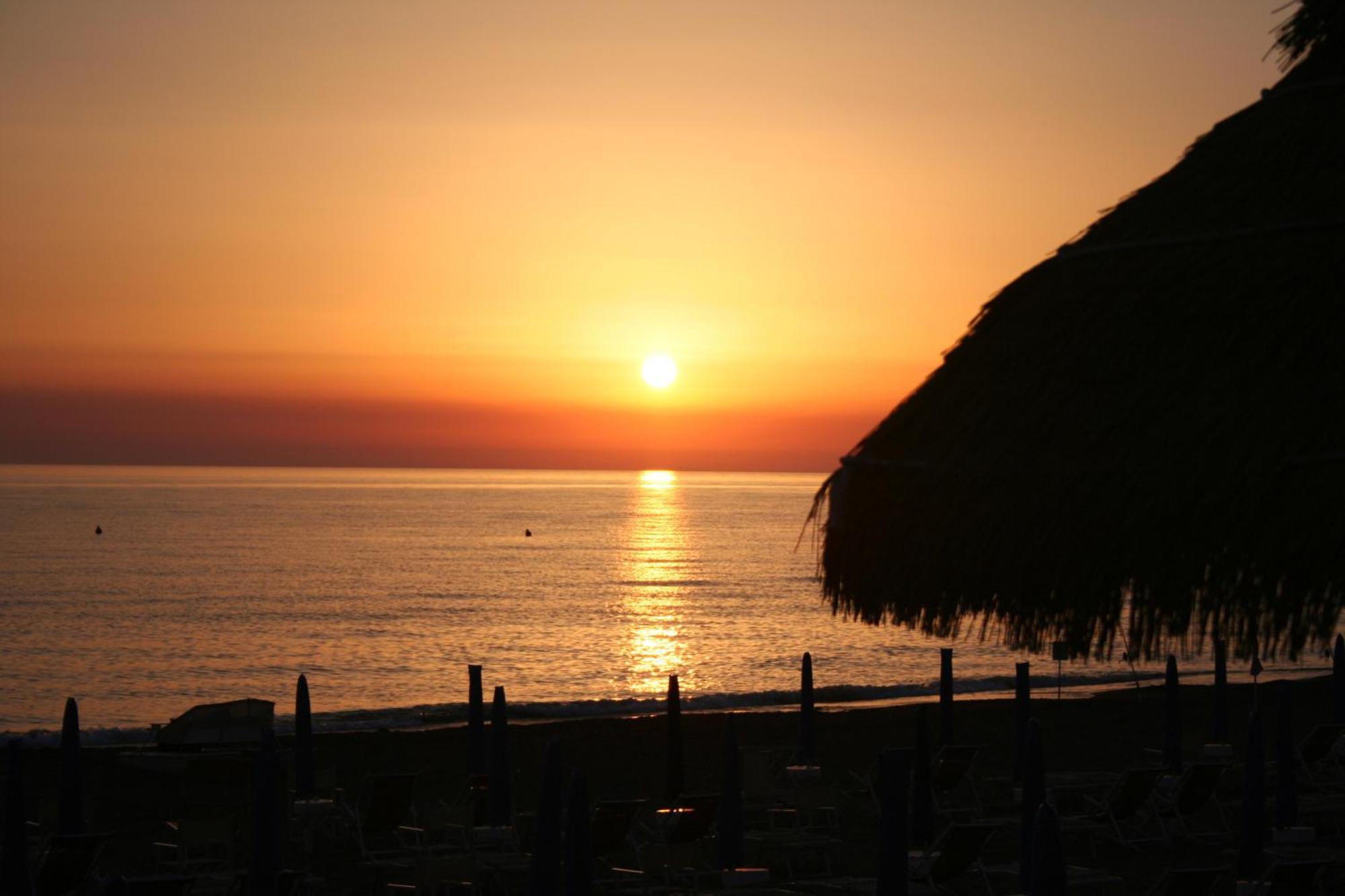 Hotel I Ginepri Marina di Castagneto Carducci Eksteriør billede